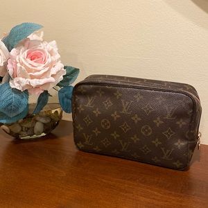 Louis Vuitton Trousse Toilette 23 Pouch